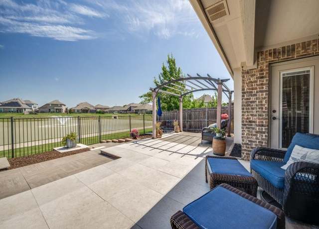 Property at 9713 Athens Dr, Denton, TX 76226, 3 beds, 3 baths