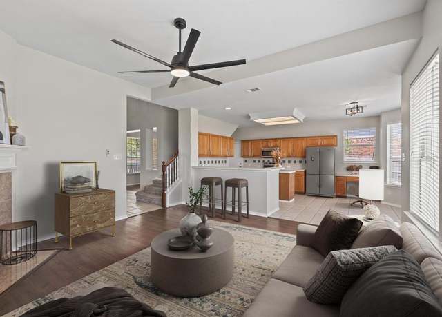 Property at 8021 Shoshoni Dr, Arlington, TX 76002, 4 beds, 2.5 baths