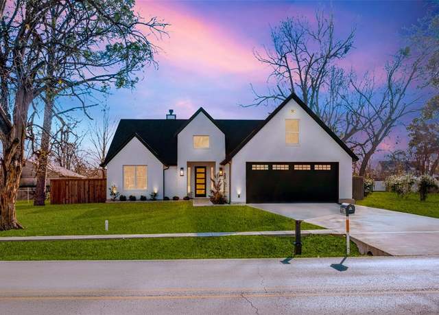 Property at 317 E Liberty St, Pilot Point, TX 76258, 3 beds, 2 baths