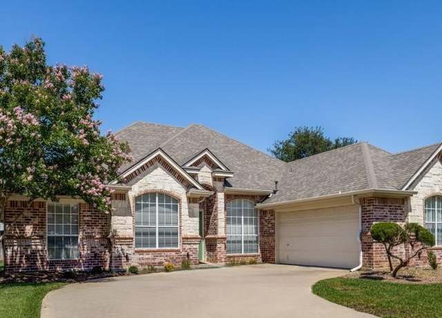 Property at 1021 Oak Hill Park, Kennedale, TX 76060, 4 beds, 2.5 baths