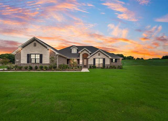 Property at 1210 Julian Dr, Van Alstyne, TX 75495, 3 beds, 3 baths