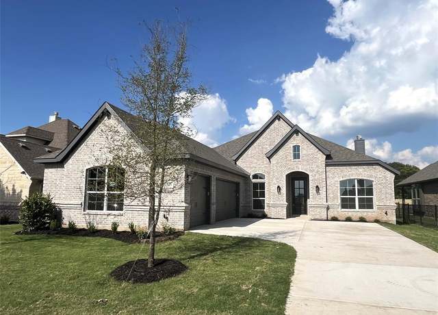 Property at 345 Paddle Boat Dr, Granbury, TX 76049, 3 beds, 2 baths
