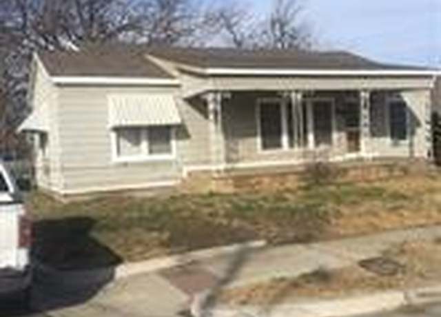 Property at 3644 College Ave, Fort Worth, TX 76110, 3 beds, 1.5 baths