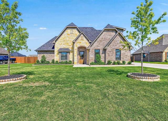 Property at 124 Shawnee Trl, Pottsboro, TX 75076, 4 beds, 2.5 baths