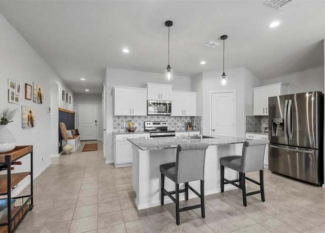 Property at 806 Kevin Ln, Cleburne, TX 76033, 4 beds, 2 baths