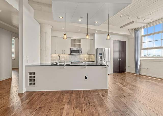 Property at 2600 W 7th St #1619, Fort Worth, TX 76107, 2 beds, 2.5 baths