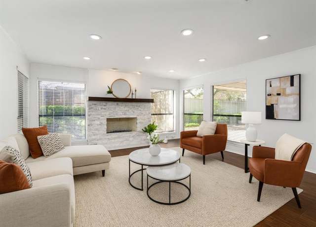Property at 4045 Morman Ln, Addison, TX 75001, 2 beds, 2.5 baths