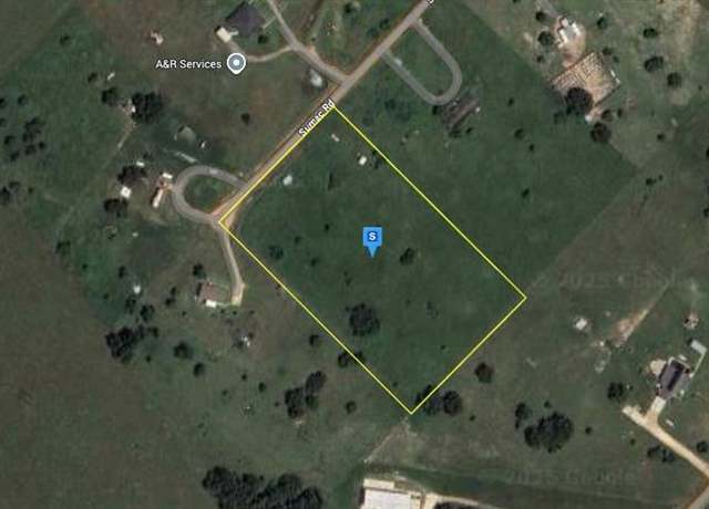 Property at 215 Sumac Rd, Victoria, TX 77904