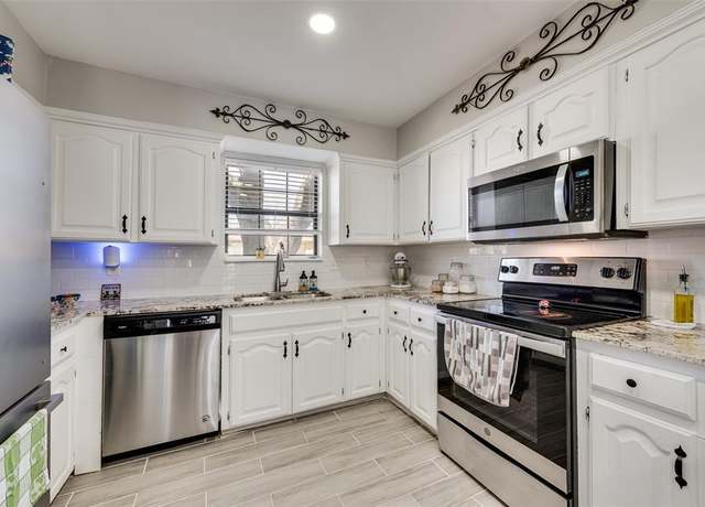 Property at 702 Middle Glen Dr, Garland, TX 75043, 3 beds, 2.5 baths