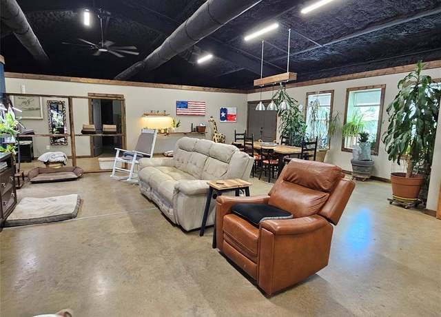Property at 13597 County Road 35, Tyler, TX 75706, 11 beds, 10 baths