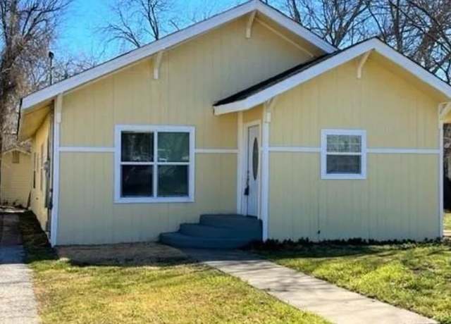 Property at 909 S Montgomery St, Sherman, TX 75090, 3 beds, 2 baths