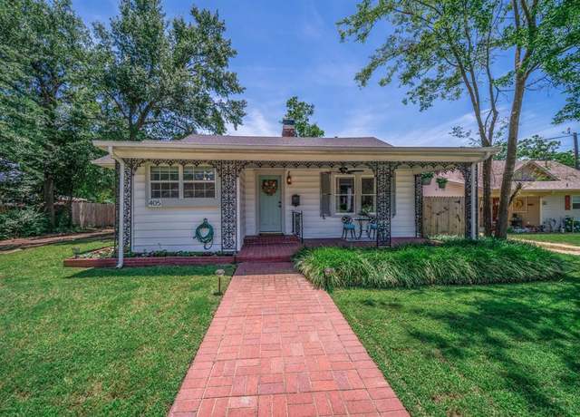 Property at 405 Houston St, Sulphur Springs, TX 75482, 2 beds, 2 baths
