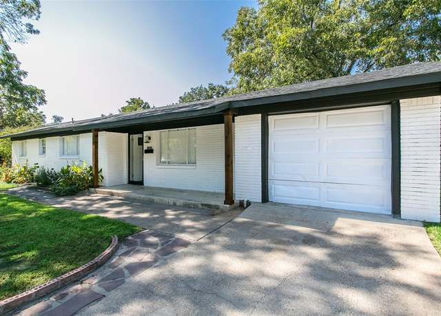 Property at 1624 Montclair Dr, Fort Worth, TX 76103, 3 beds, 2 baths