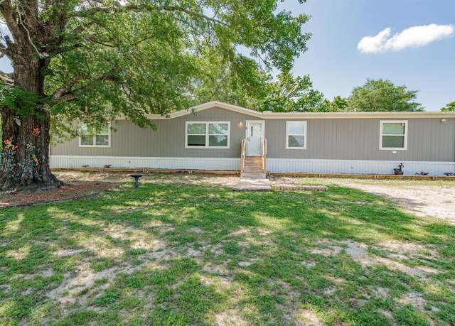 Property at 111 Butte Dr, Gun Barrel City, TX 75156, 5 beds, 3 baths