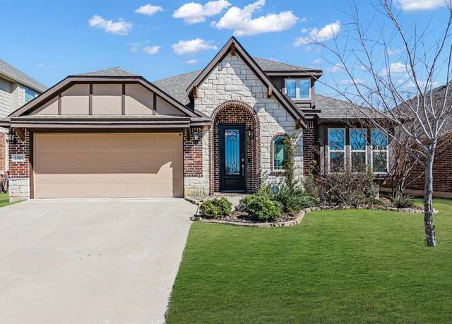 Property at 108 Gateway Dr, Alvarado, TX 76009, 4 beds, 3 baths