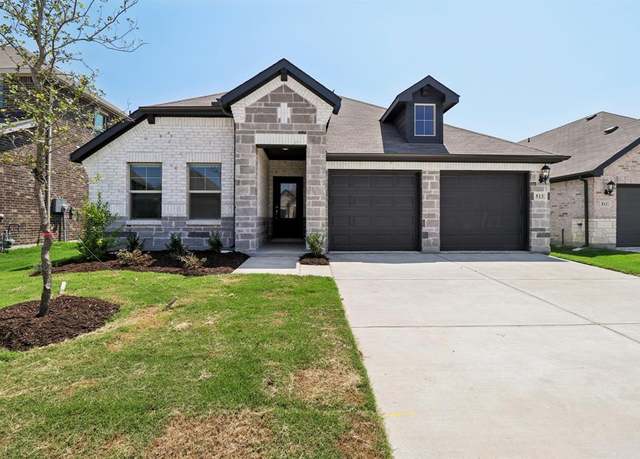 Property at 513 Stagg St, Mckinney, TX 75069, 4 beds, 3 baths