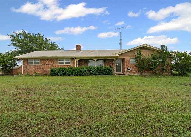 Property at 245 County Road 3696, Springtown, TX 76082, 2 beds, 2.5 baths