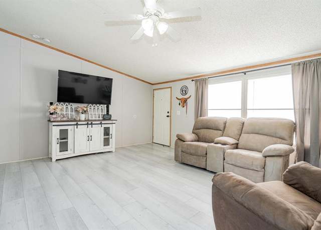 Property at 7228 County Road 4613, Athens, TX 75752, 4 beds, 2 baths