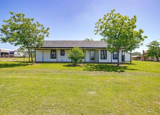 Property at 5101 County Road 1205, Cleburne, TX 76031, 4 beds, 2 baths