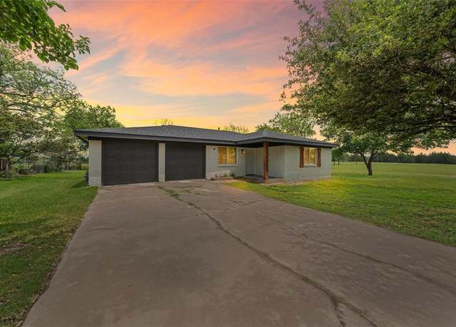 Property at 527 Dison Dr, Waco, TX 76706, 3 beds, 1.5 baths