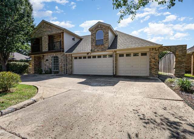 Property at 11108 Manorview Cir, Dallas, TX 75228, 4 beds, 3 baths