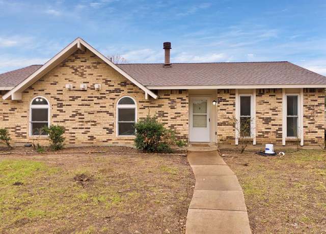 Property at 750 Greenhill Ln, Grand Prairie, TX 75052, 4 beds, 2 baths