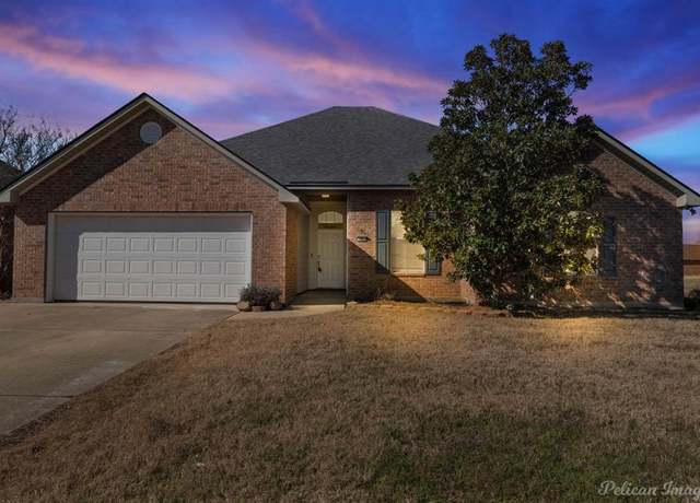 Property at 525 Columbia Cir, Bossier City, LA 71112, 4 beds, 2 baths