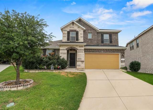 Property at 1805 Augustus Dr, Fort Worth, TX 76120, 4 beds, 2.5 baths