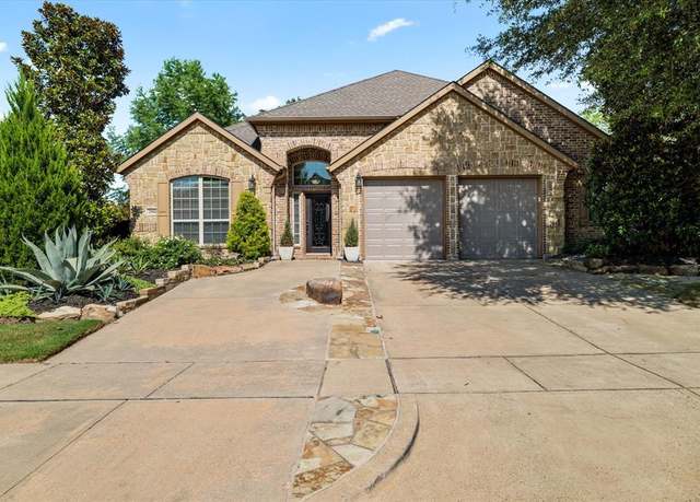 Property at 2900 Blue Heron Dr, Mesquite, TX 75181, 5 beds, 3.5 baths