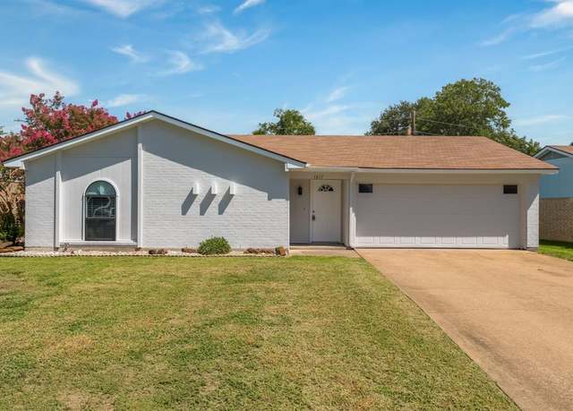 Property at 1617 S Timber Ct, Benbrook, TX 76126, 3 beds, 2 baths