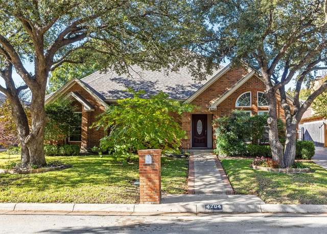 Property at 4204 Oak Springs Dr, Arlington, TX 76016, 4 beds, 2.5 baths