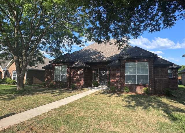 Property at 425 N Gaston Dr, Wylie, TX 75098, 3 beds, 2 baths