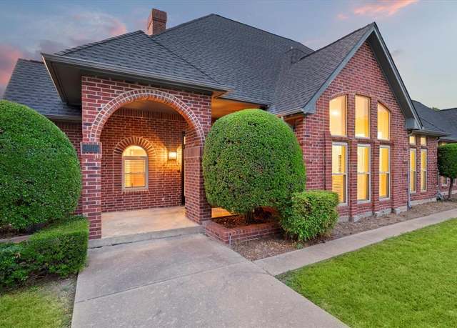 Property at 601 Bright Angel Trl, Desoto, TX 75115, 4 beds, 3 baths