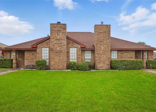 Property at 701 Inglewood Trl, Desoto, TX 75115, 3 beds, 2 baths