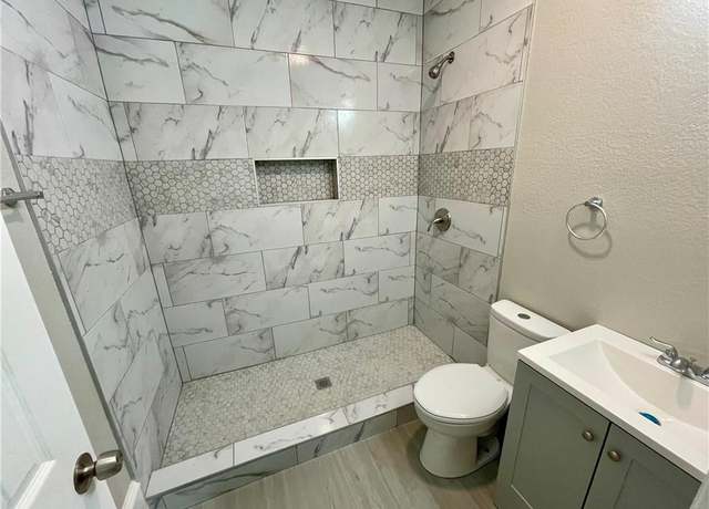 Property at 310 N Lakeview Dr, Lacy Lakeview, TX 76705, 3 beds, 2 baths