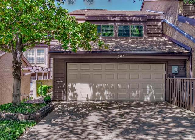 Property at 743 Oakwood Trl, Fort Worth, TX 76112, 3 beds, 2.5 baths