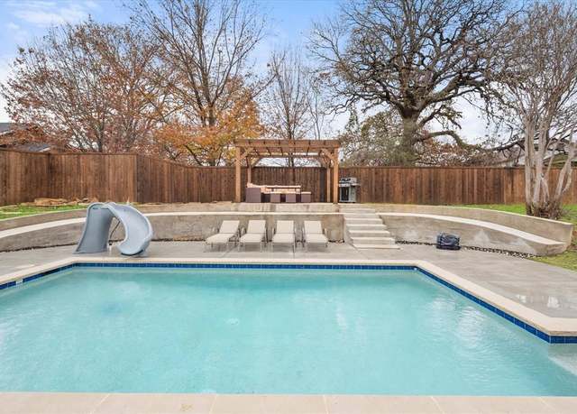 Property at 300 W College Ave, Alvarado, TX 76009, 3 beds, 3 baths
