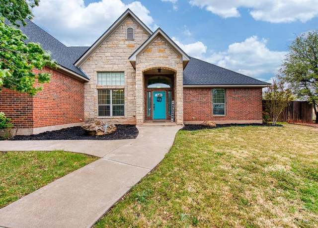 Property at 8102 Thompson Pkwy, Abilene, TX 79606, 4 beds, 2 baths