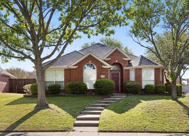 Property at 7200 Beechmont Ct, Plano, TX 75074, 4 beds, 2 baths