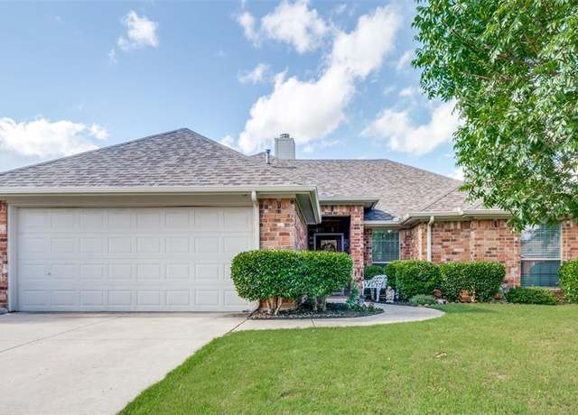 Property at 1004 Porter Pl, Sanger, TX 76266, 3 beds, 2 baths