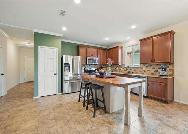 Property at 7732 Anatolian Way, Fort Worth, TX 76131, 3 beds, 2 baths