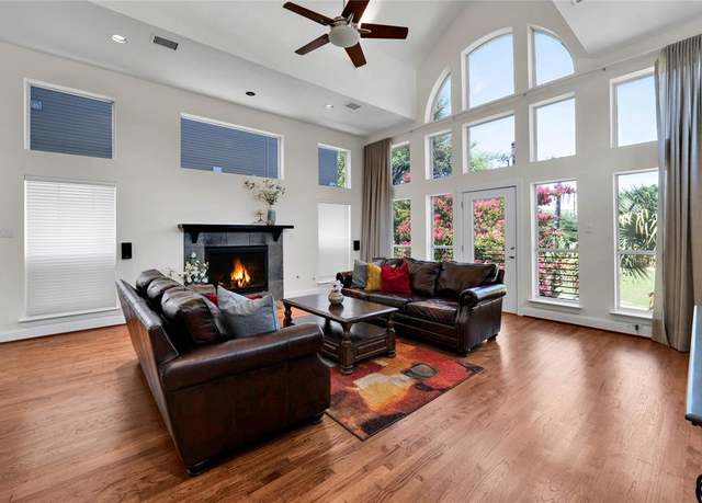 Property at 4924 Milam St, Dallas, TX 75206, 3 beds, 2.5 baths