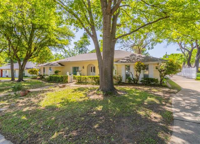 Property at 2409 Greenwood Dr, Grand Prairie, TX 75050, 3 beds, 3 baths