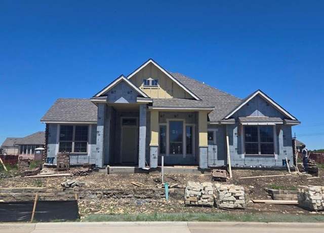 Property at 1009 Goldenrod Dr, Crowley, TX 76036, 4 beds, 3.5 baths