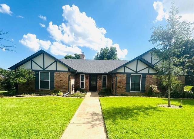 Property at 2429 Postbridge Rd, Grand Prairie, TX 75050, 3 beds, 2.5 baths