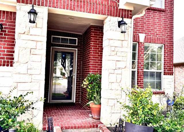 Property at 724 Clear Water Dr, Lewisville, TX 75056, 5 beds, 3 baths