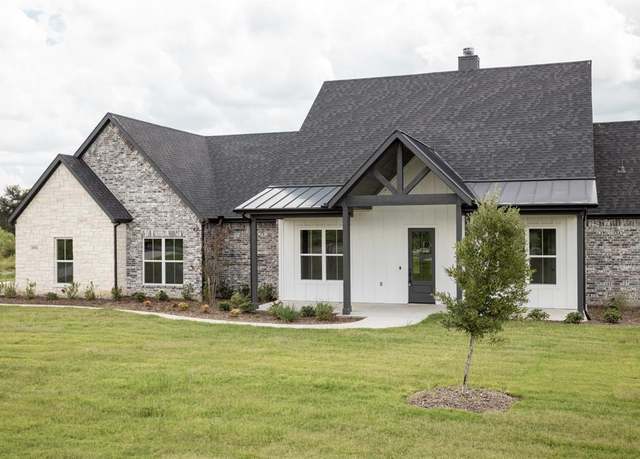 Property at 3094 Willow Rd, Celeste, TX 75423, 3 beds, 2.5 baths