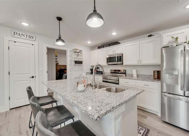 Property at 1403 Franklin Ave, Bonham, TX 75418, 3 beds, 2 baths