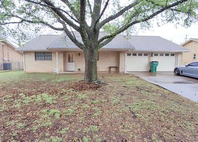 Property at 1212 N Dale Ave, Stephenville, TX 76401, 3 beds, 2 baths