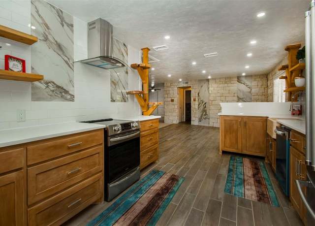 Property at 10578 High Hollows Dr #269, Dallas, TX 75230, 2 beds, 2.5 baths